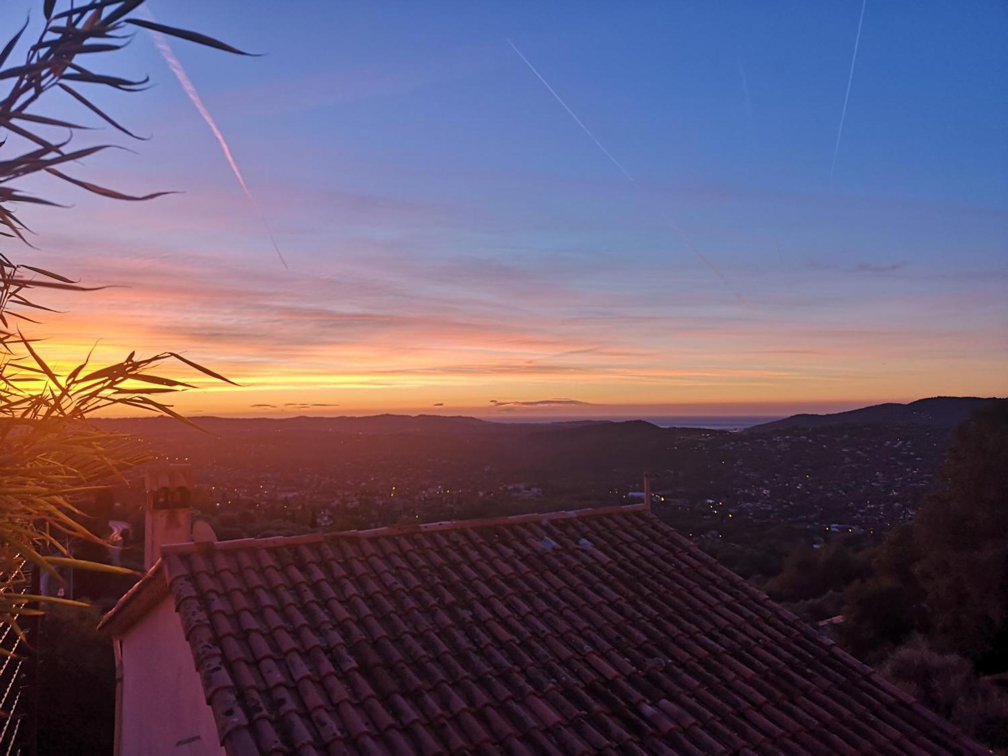 Vue Mer, Au Calme, Avec Jardin ! Spéracèdes Buitenkant foto